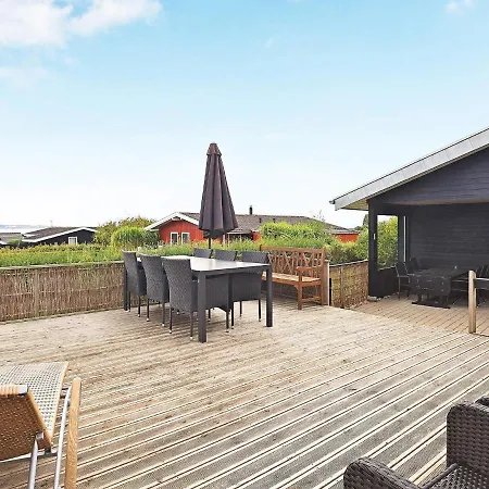 8 Person In Ebberup-by Traum